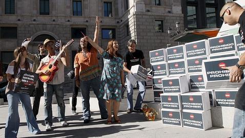 «No te quieres enterar, yeyé, que no me dejas fumar, yeyeyeyé»