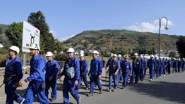Arranca la segunda Marcha Negra entre lloros y aplausos