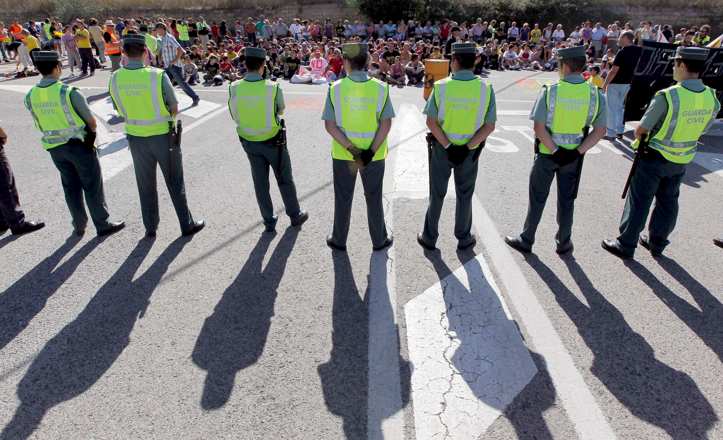 Detenidos 25 activistas por las protestas contra el ATC de Zarra