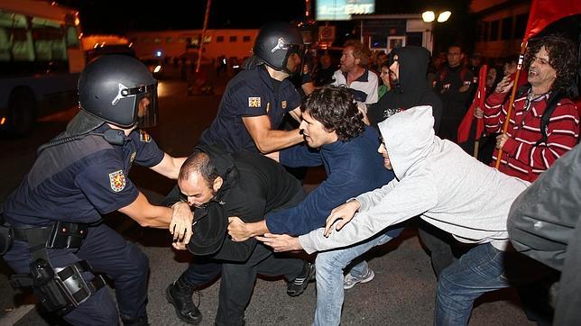 Los sindicatos denuncian la actuación agresiva contra los piquetes