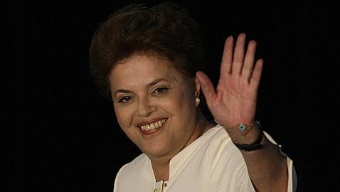 Dilma Rousseff se impone con claridad pero no logra eludir la segunda vuelta