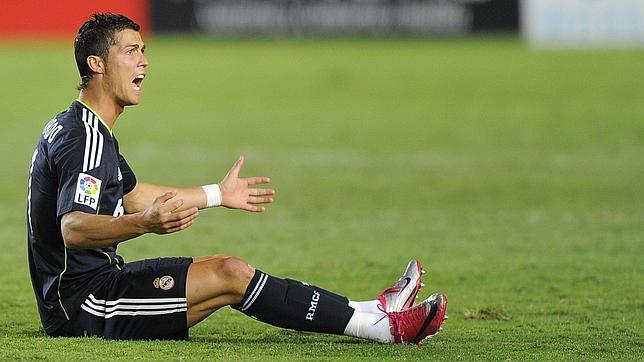 Los suplentes esbozan su cruz