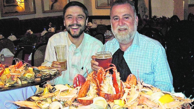 La «dura jornada de trabajo» del portavoz de IU y el ex gerente de Mercasevilla