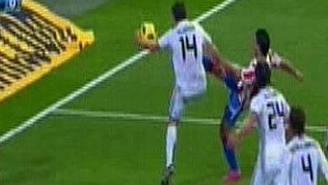 Otro derbi con polémica