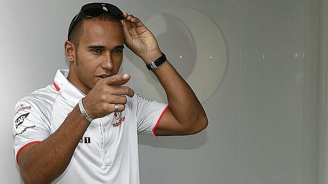 Hamilton: «Si gana, Alonso tendrá un sitio entre los grandes»