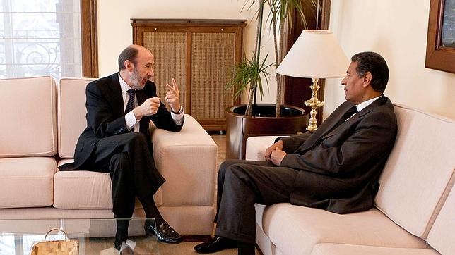 El PP tacha de «cinismo extraordinario» la reunión de Rubalcaba con el ministro marroquí