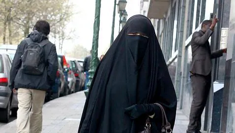 El TSJC permite que desde hoy se prohíba el «burka» en Lérida