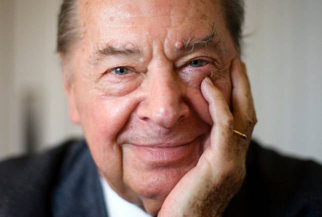 «Mortier me ha invitado a dirigir en el Teatro Real»