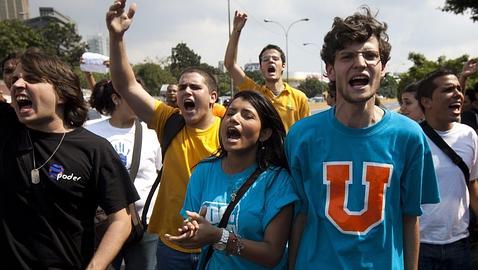 La oposición venezolana califica de «golpe de Estado» las leyes aprobadas por Chávez