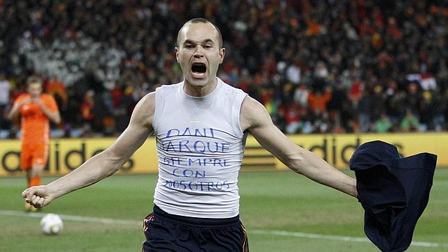 Iniesta, rey del deporte español en internet