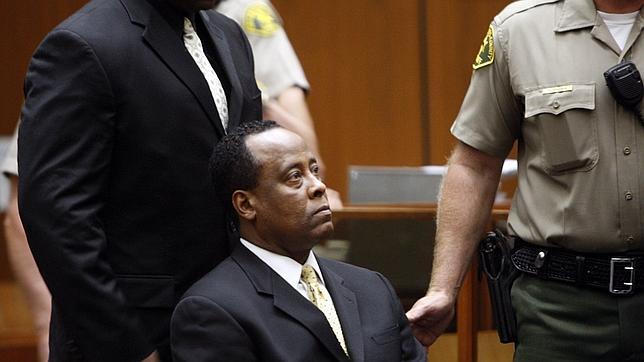 La defensa del médico de Michael Jackson alegará que el cantante cometió suicidio