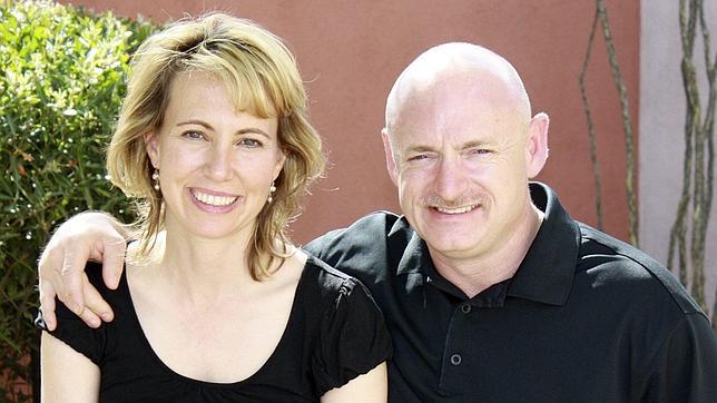 Mensajes desde el espacio para la congresista y el astronauta