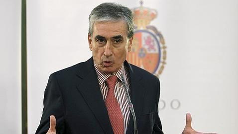 Jáuregui admite que será «difícil» que el PSOE gane las elecciones de mayo