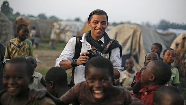 El consulado francés desmiente la muerte del fotógrafo, que sigue en estado crítico