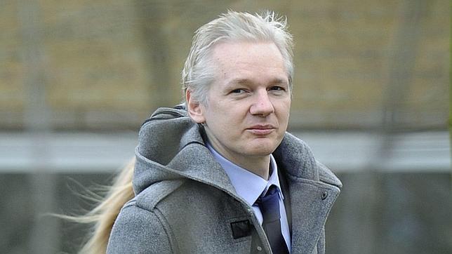 Un ex banquero suizo delatará a miles de evasores fiscales en Wikileaks