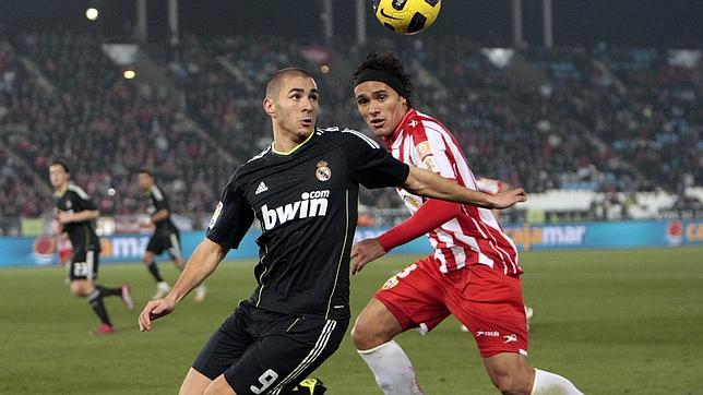 Benzema, de los silbidos al castigo