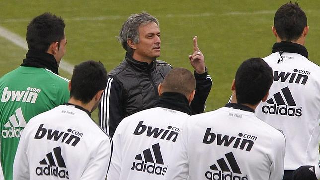 Mourinho repite lista y sentencia a Lass