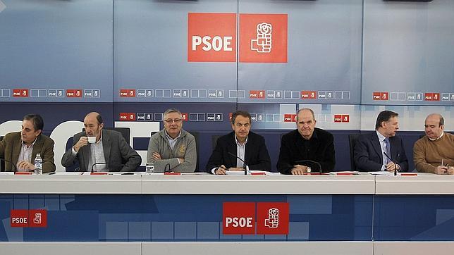 Los barones socialistas urgen a Zapatero a pactar con los sindicatos