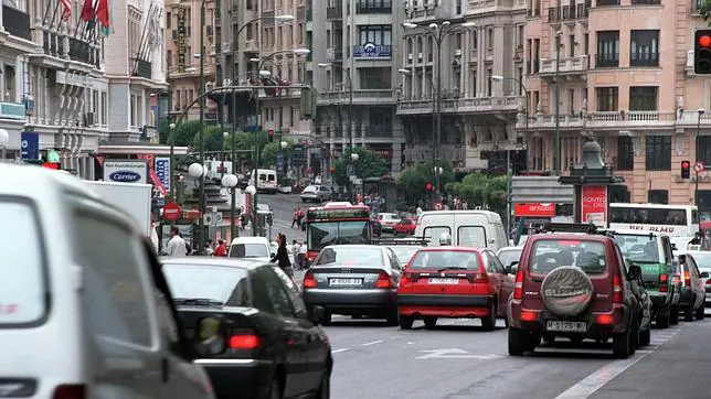 Ana Botella culpa de la contaminación a la «dieselización» facilitada por el Gobierno