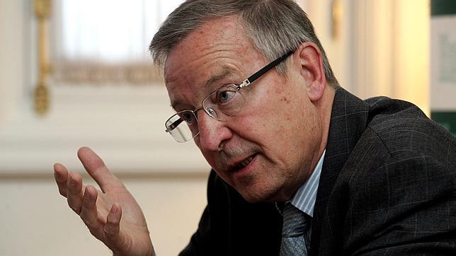 «Los mercados estarían más tranquilos si el líder político de España fuera otro»