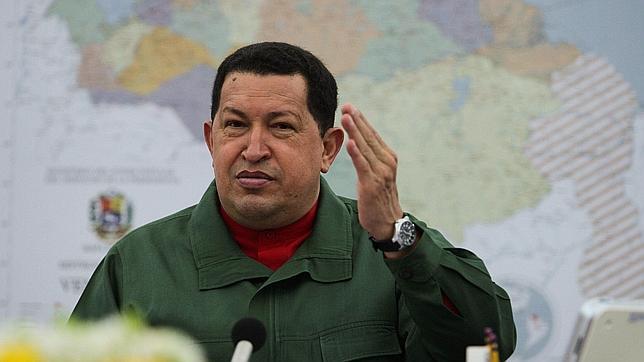 Chávez cumple 12 años en el poder entre críticas y con miras a un tercer mandato