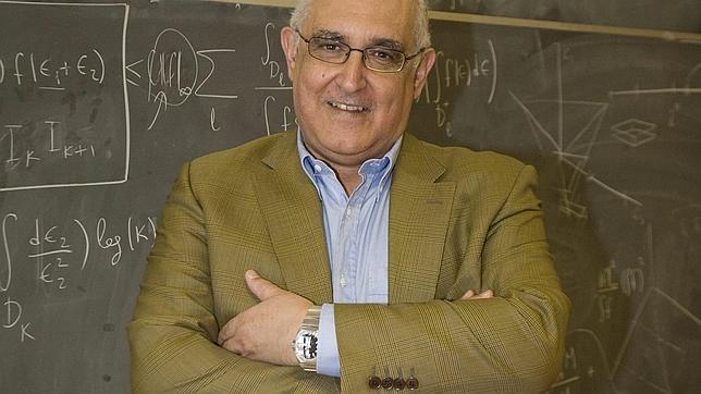 «Las matemáticas pueden explicar el amor, pero nunca probarán si Dios existe»