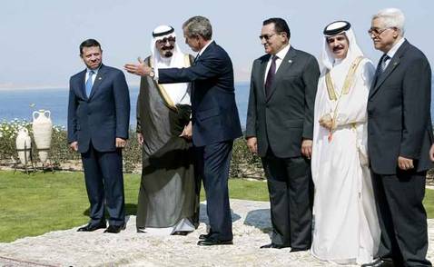 Bahrein pagará 2.000 euros a sus súbditos para que no se manifiesten