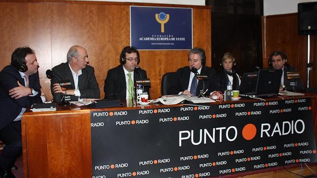 Vara: «El futuro de Zapatero es un asunto difícil. No quisiera estar en su pellejo»