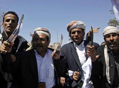 Nuevos choques entre la oposición y partidarios del régimen en Yemen