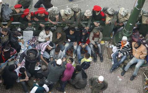 El Ejército egipcio anuncia que el referéndum será en dos meses