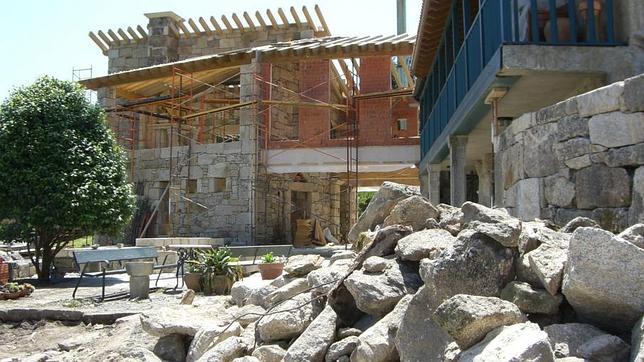 El líder del PSdeG admite que defraudó impuestos en las obra de su mansión