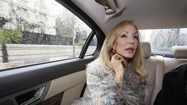 Carmen, una foto, por favor