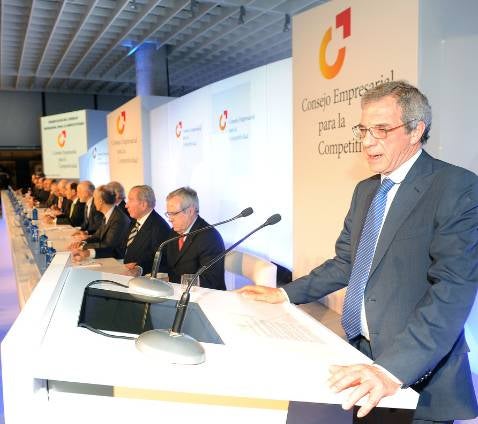 Los empresarios siguen a Merkel y crean un foro de la competitividad