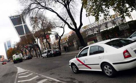 Los taxis de Madrid podrán llevar publicidad de sus emisoras