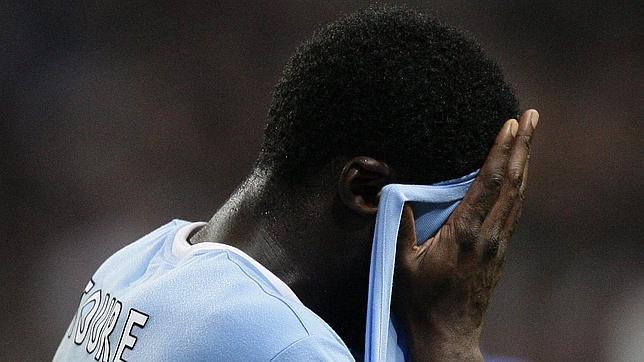 Kolo Toure, positivo al tomar una píldora adelgazante de su mujer