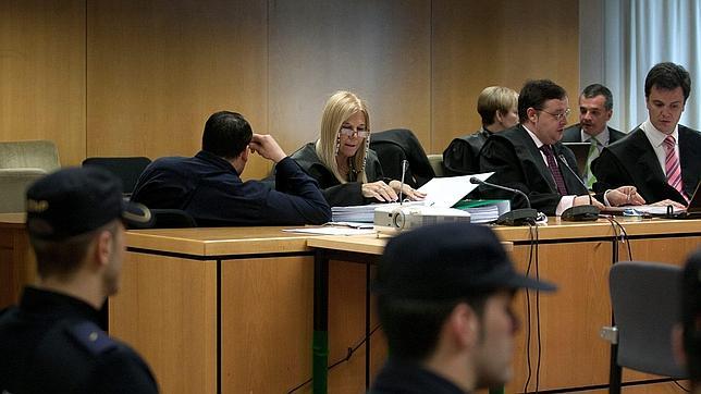 La rotura del corazón de Ussía «pudo deberse al masaje cardiaco» según los peritos de la defensa