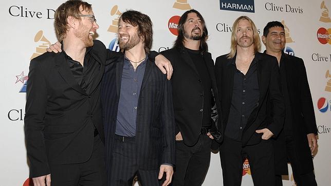 Foo Fighters actuarán en garajes para presentar su nuevo disco