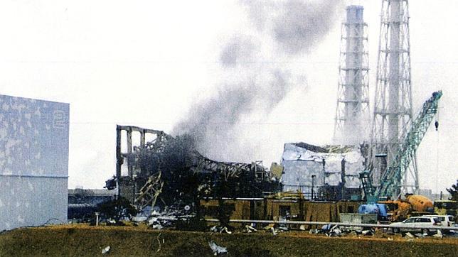 Evacuados los trabajadores de la central de Fukushima por miedo a un explosión