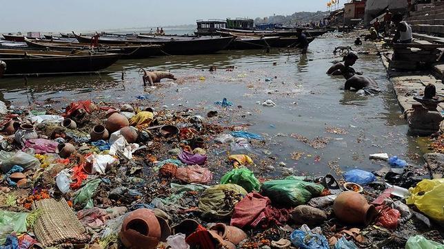 Dos millones de toneladas de basura acaban en los ríos cada día