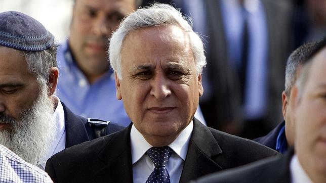 Siete años de cárcel para el ex presidente israelí Katsav por violación