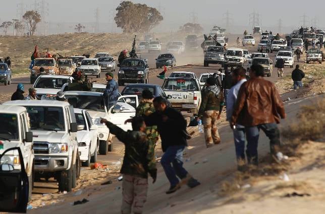 Grupos opositores vuelven del exilio para reforzar la revolución