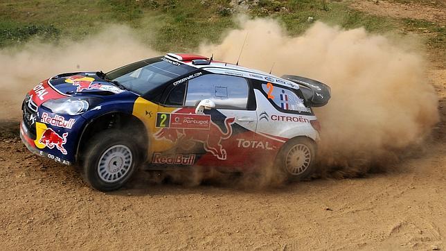 Ogier consigue la victoria por delante de Loeb