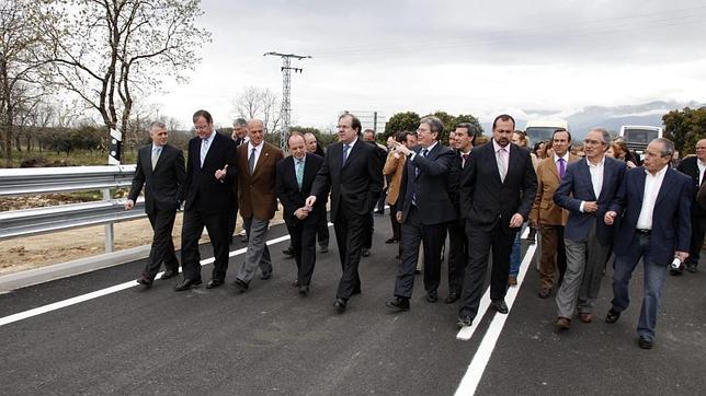 La tijera al cajón, excelentísimos