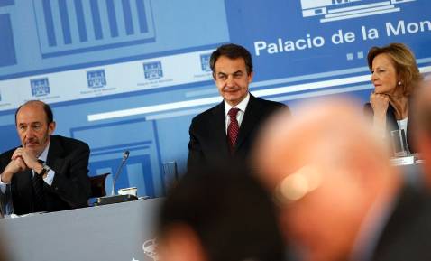 La dura trastienda de la segunda foto de Zapatero con los grandes empresarios