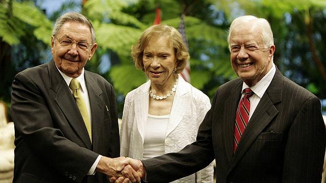 Raúl Castro reitera a Carter su disposición de dialogar con EE.UU. pero en igualdad