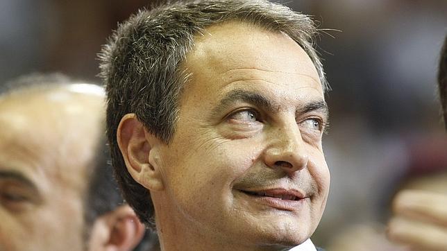 «Financial Times» aplaude ahora las «valientes reformas» de Zapatero