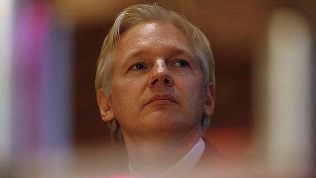 Assange denuncia a dos periodistas de The Guardian por difamación en un libro sobre WikiLeaks