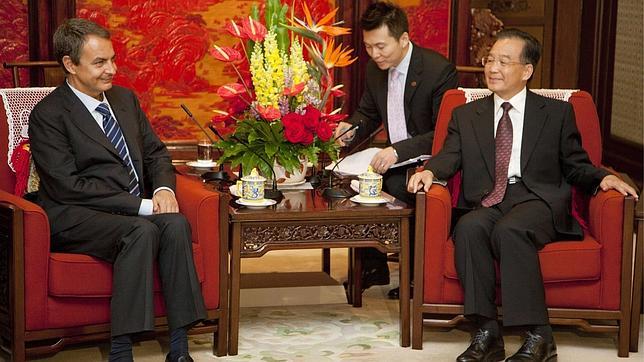 Zapatero inicia otra gira asiática para garantizar la solvencia española