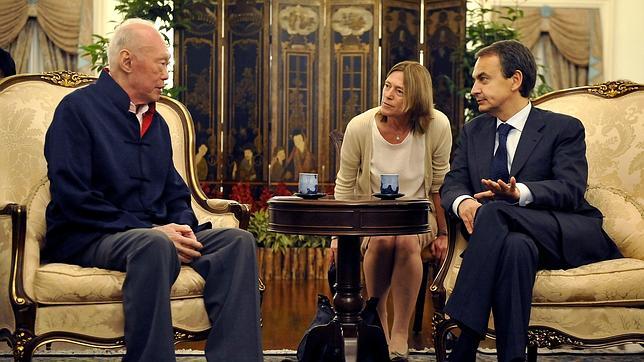 Zapatero: «España navega con dificultad, pero es un poderoso trasatlántico»
