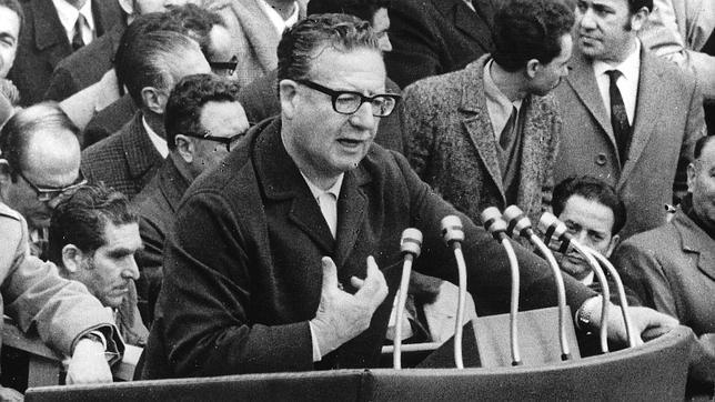 Un juez ordena la exhumación de los restos de Salvador Allende en mayo